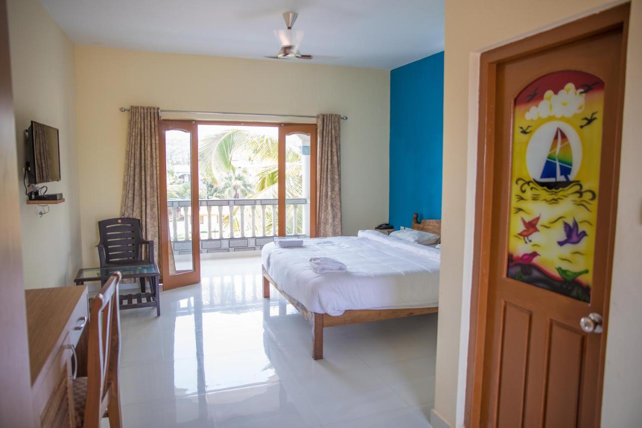 Larios Holidays Baga