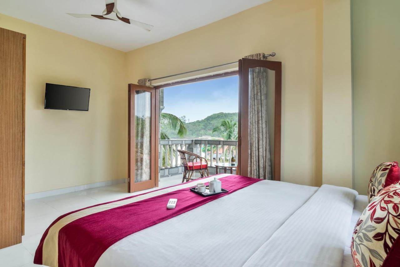 Resort Larios Holidays *