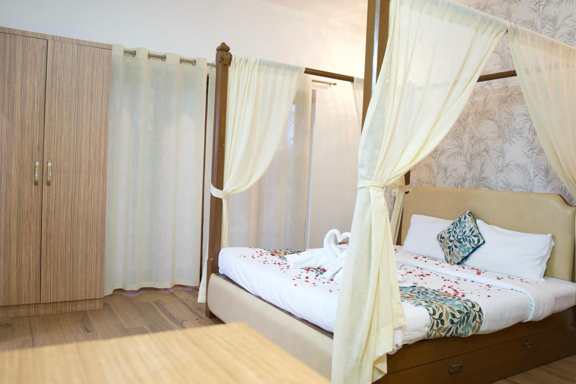 Resort Larios Holidays Baga