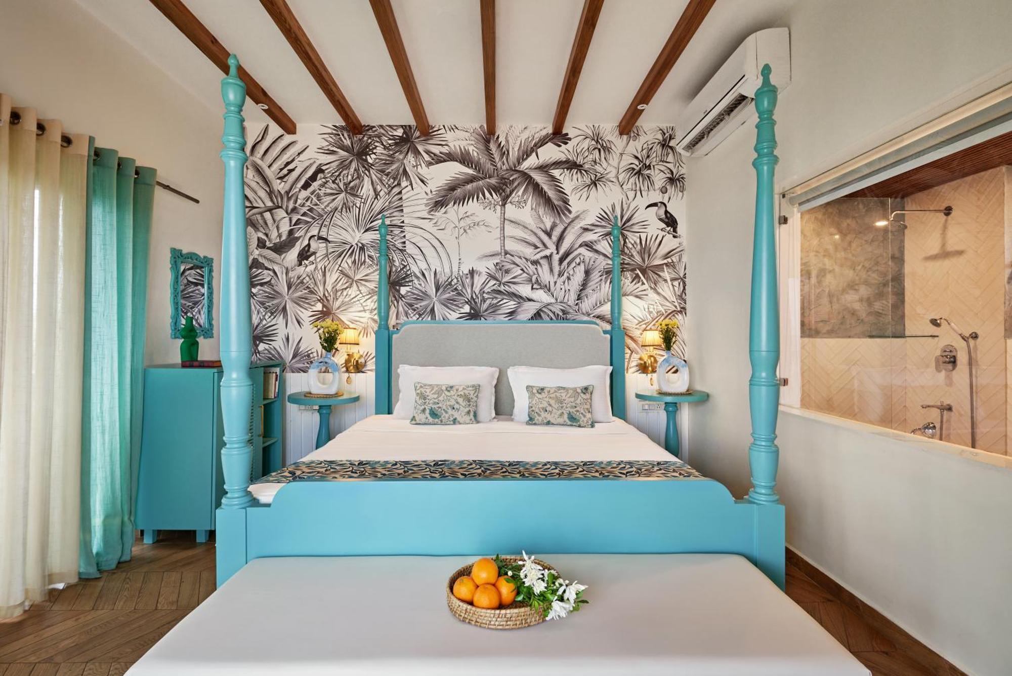 Resort Larios Holidays